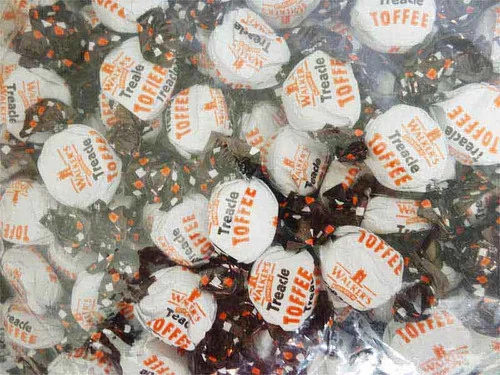 Walkers Treacle Toffees (2.5kg Bag) 3 Walkers Treacle Toffees (2.5kg Bag)
